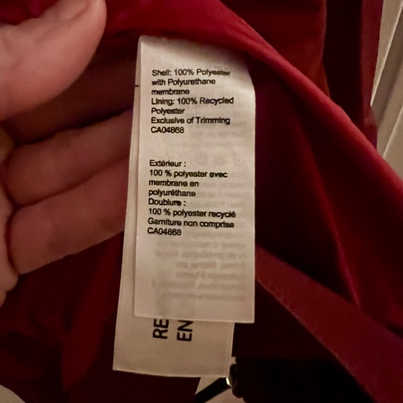 MEC Deep Red Men's Rain Shell Jacket - Picture 5 of 6